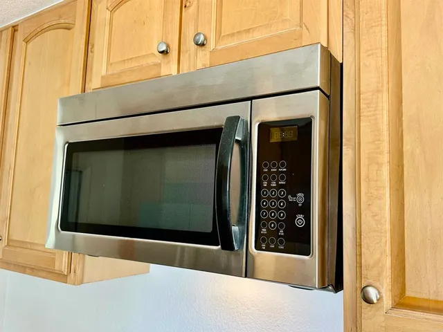 $913,500 | 2445 South Stage Coach Lane, Fallbrook, CA 92028