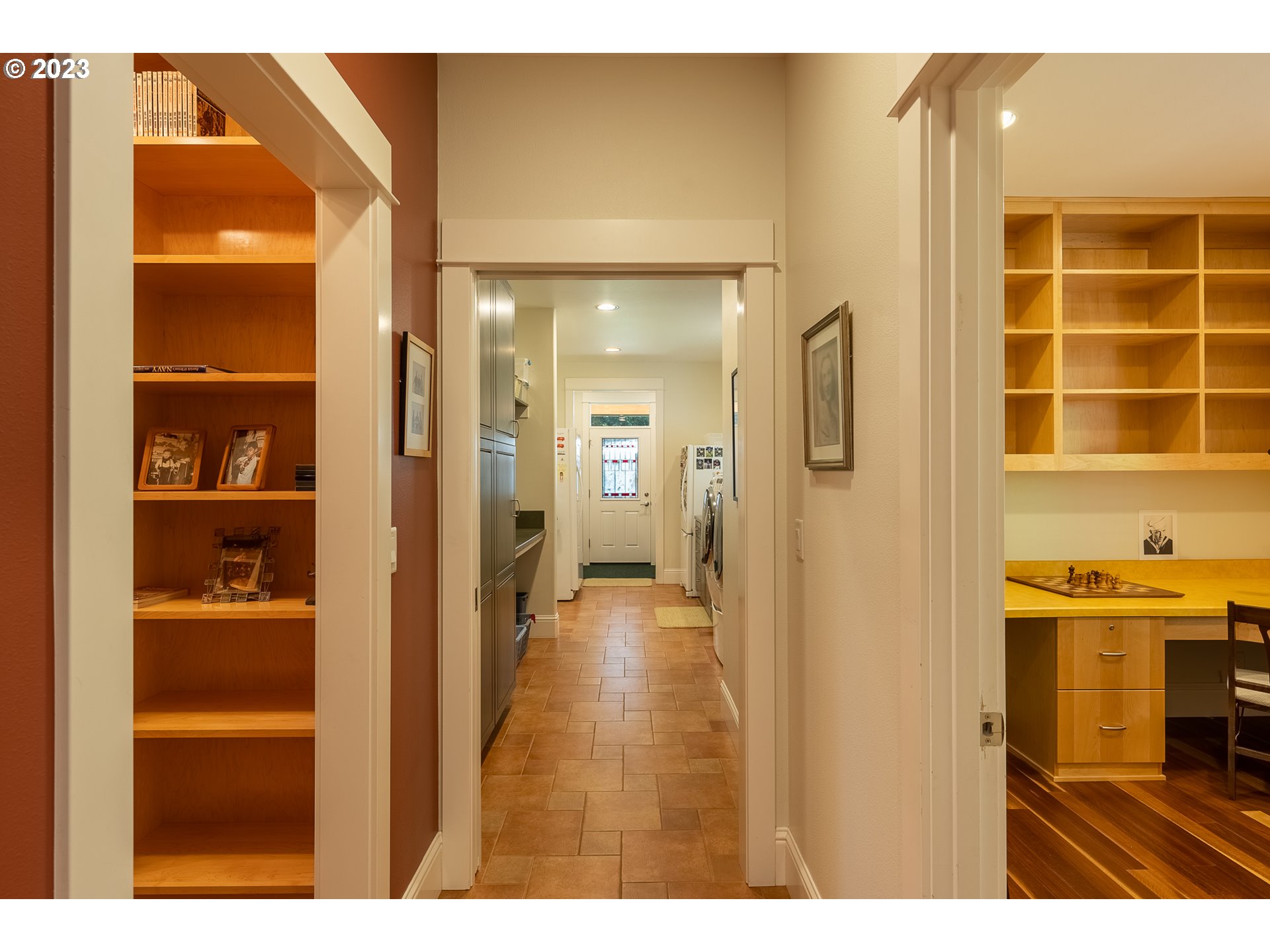 83917 Cloud 9 Road Florence, OR 97439 - Photo 21 of 48 a view of a bathroom with a tub and shower