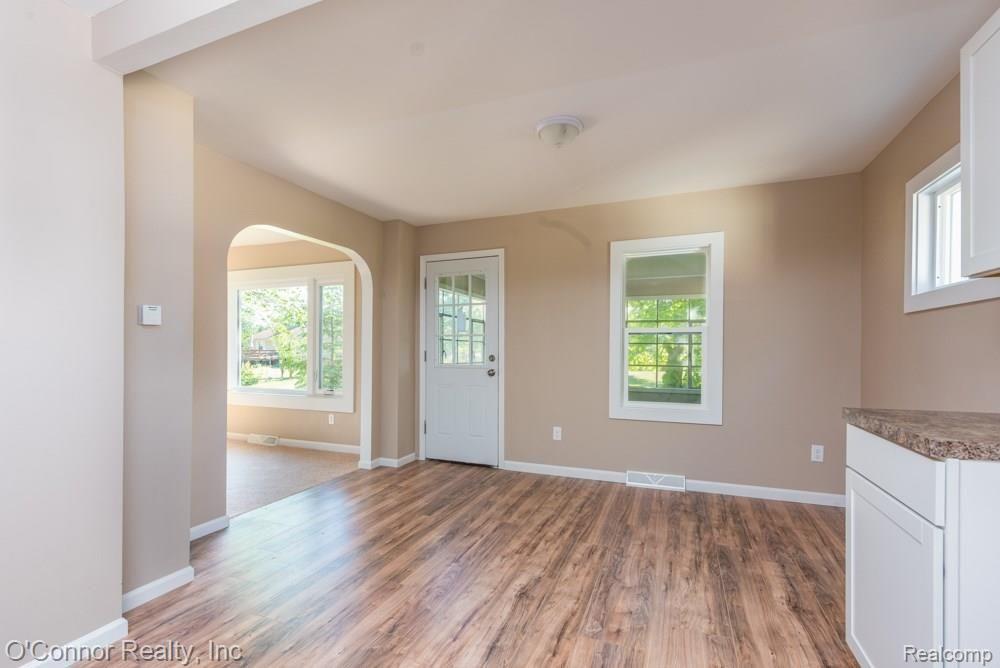 2389 Hueling Road Port Huron, MI 48060 - Photo 4 of 17 2389 Hueling-7.jpg