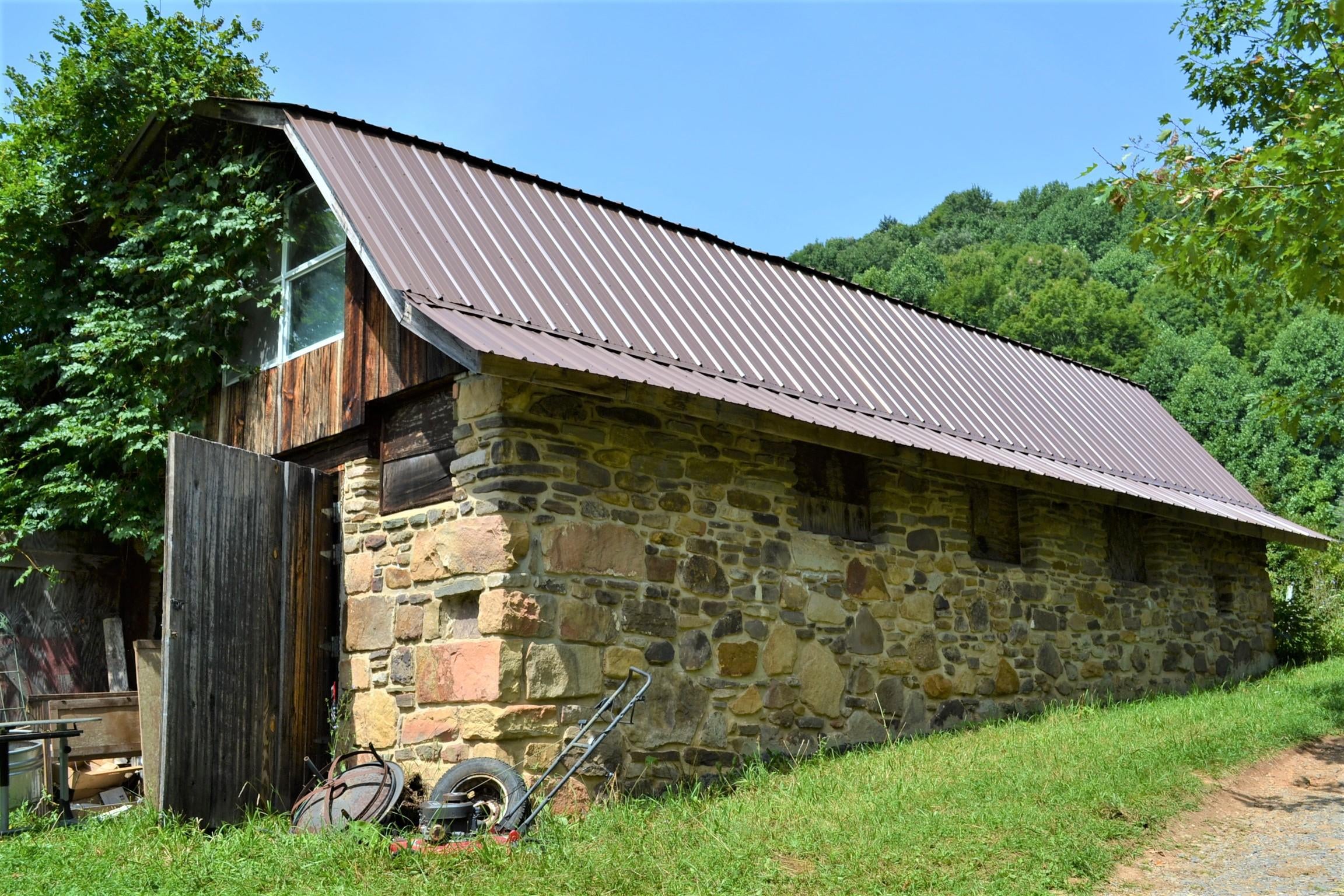 590 Arbaugh Road Williamsburg, WV 24991 - Photo 8 of 43 Gallery Image 8