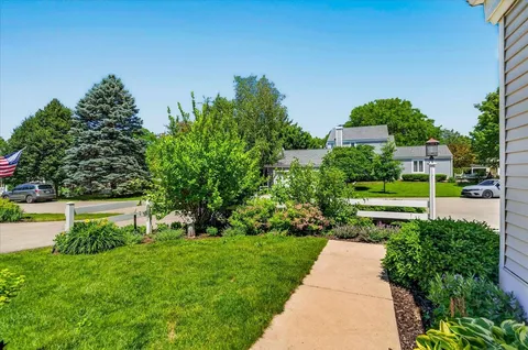 $515,000 | 15 Oak Creek Trail, Madison, WI 53717