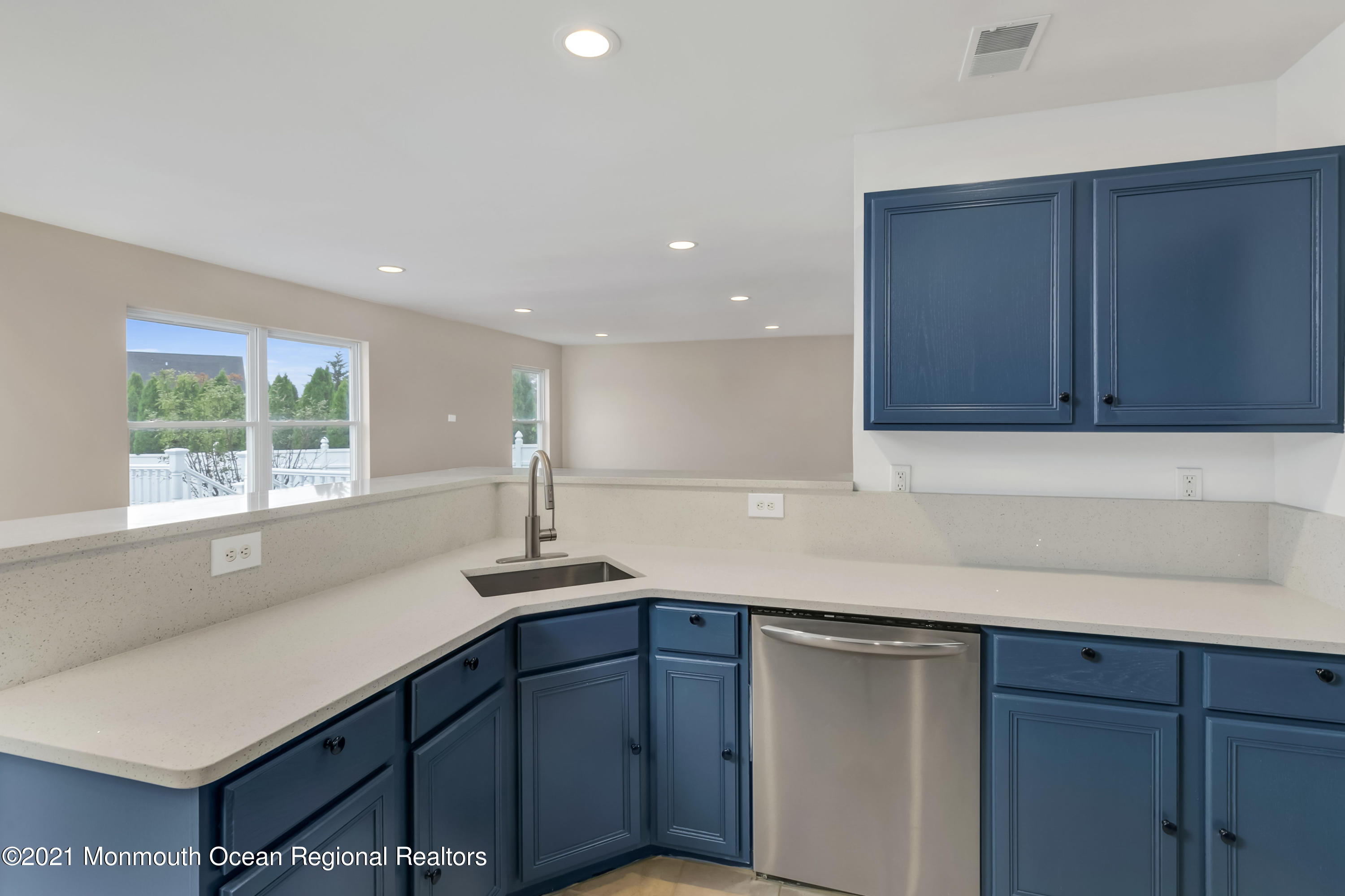 93 Mapletree Road Toms River, NJ 08753 - Photo 5 of 17 93 Mapletree Rd Toms River NJ-print-038-