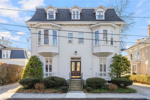 $2,300 | 67 Perry Street, Unit 7, Newport, RI 02840