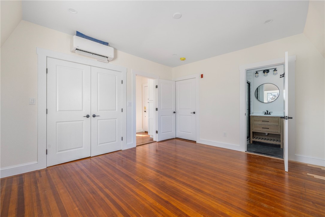 67 Perry Street, Unit 7 Newport, RI 02840 - Photo 20 of 27 Bathroom en suite.
