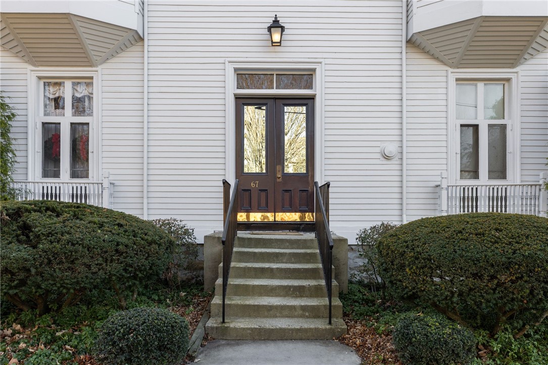 67 Perry Street, Unit 7 Newport, RI 02840 - Photo 2 of 27