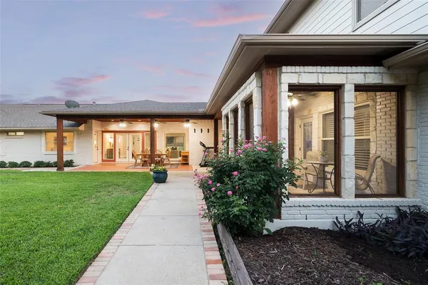 $1,490,000 | 3867 Beutel Court, Dallas, TX 75229