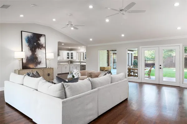 $1,490,000 | 3867 Beutel Court, Dallas, TX 75229