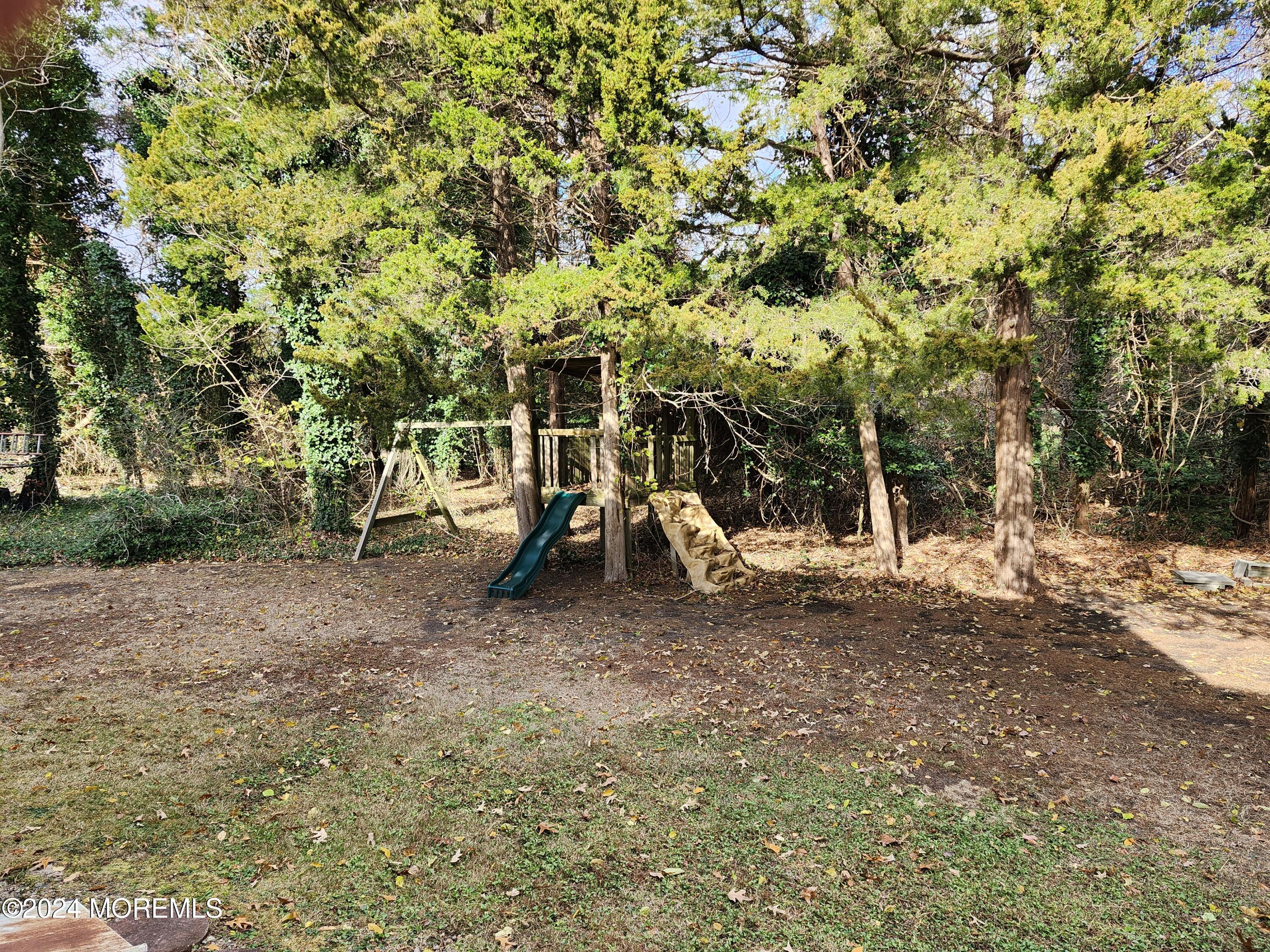 29 Pinehurst Drive Little Egg Harbor, NJ 08087 - Photo 3 of 45 20241123_130549