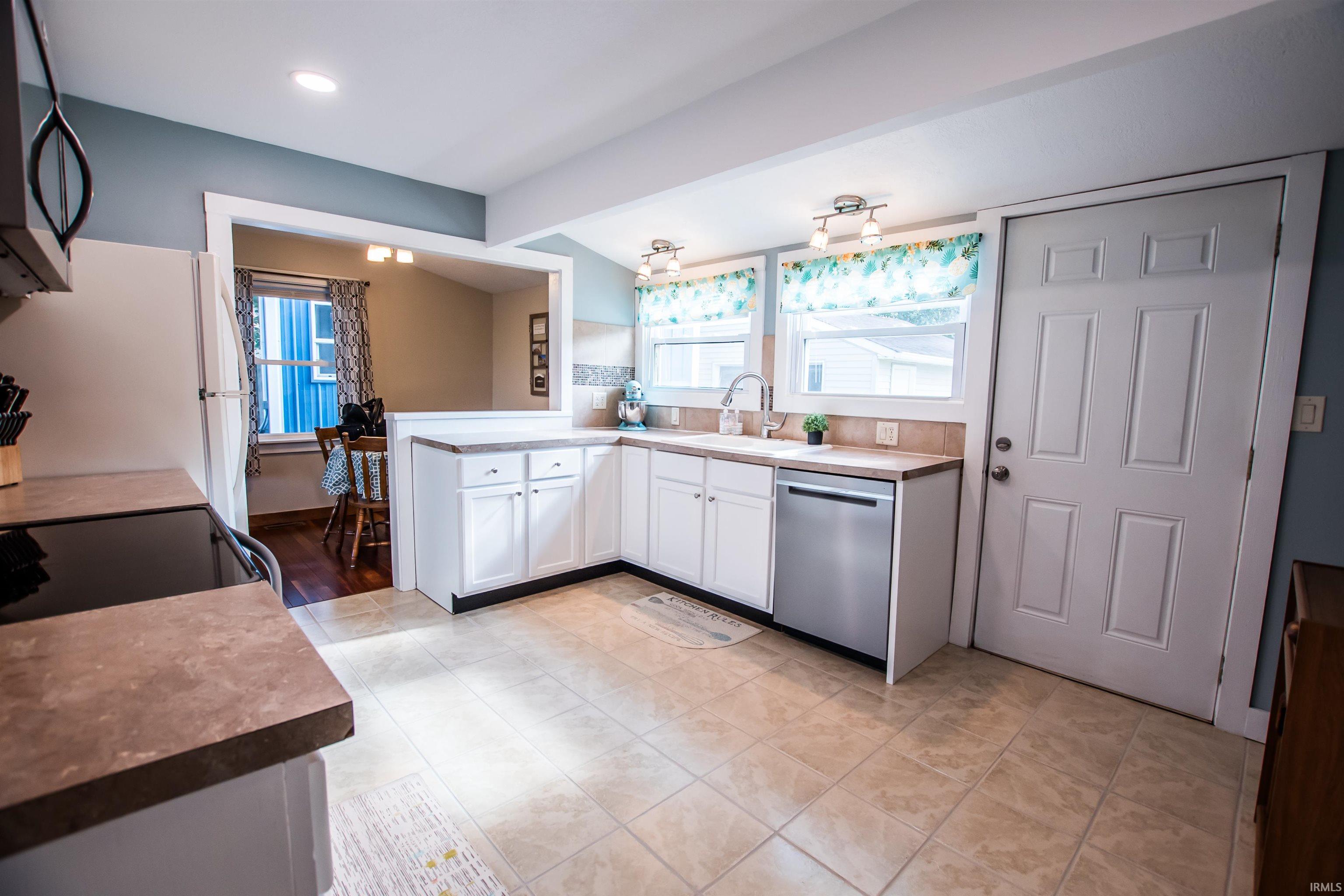 214 East Ridgeview Drive Bloomington, IN 47401 - Photo 12 of 33 Gallery Image 12