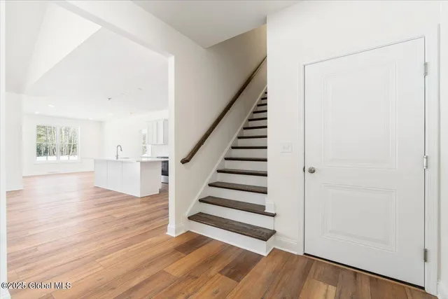 $832,500 | 1 Brookhaven Court, Wilton, NY 12866