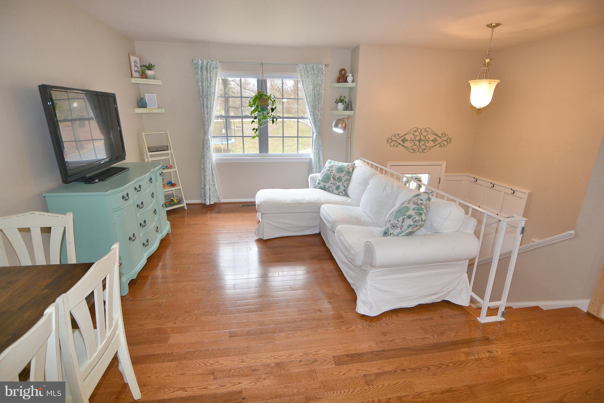 1320 Wilson Road Huntingtown, MD 20639 - Photo 7 of 29 Living Room