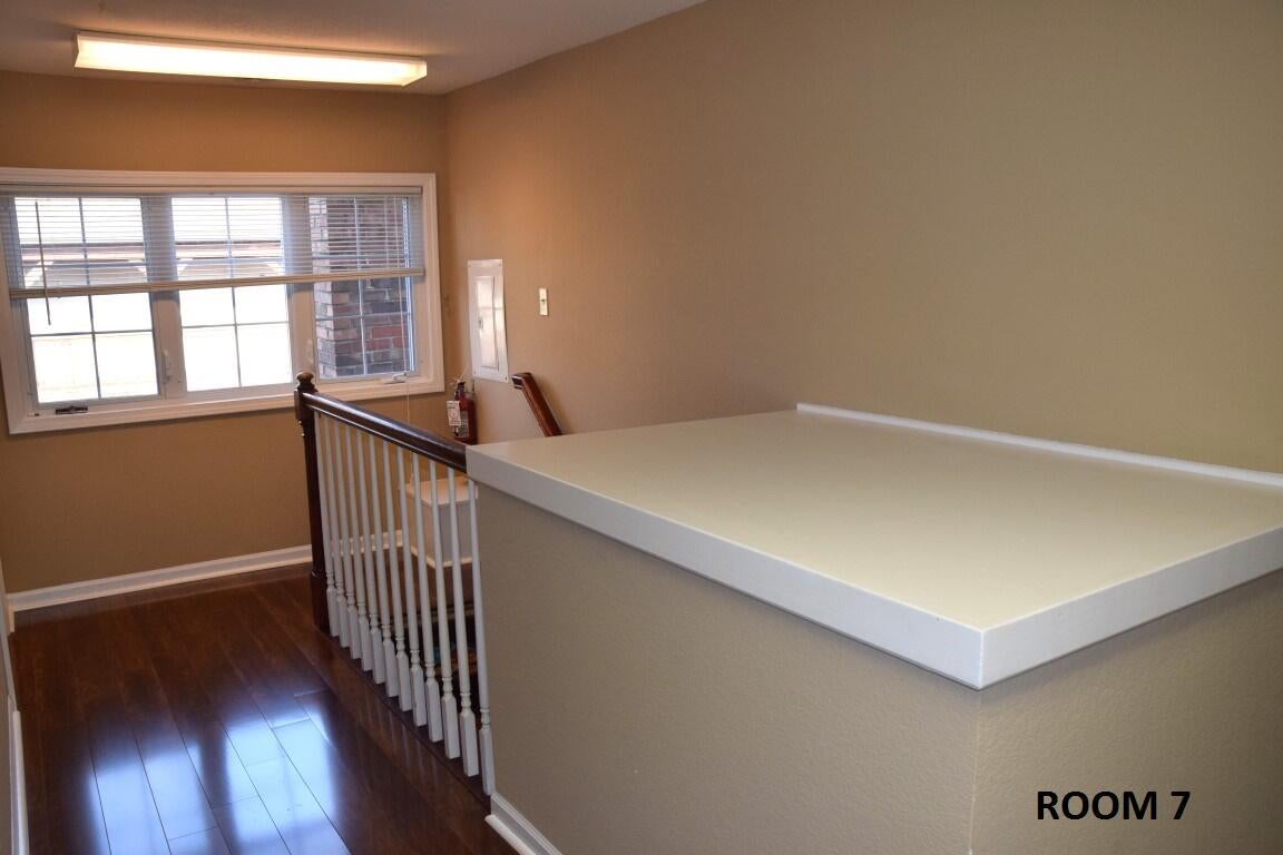 1121 Ashland Road, Unit 7 Columbia, MO 65201 - Photo 2 of 8 ROOM 7- FOYER (Medium)- L - Copy (2) - C