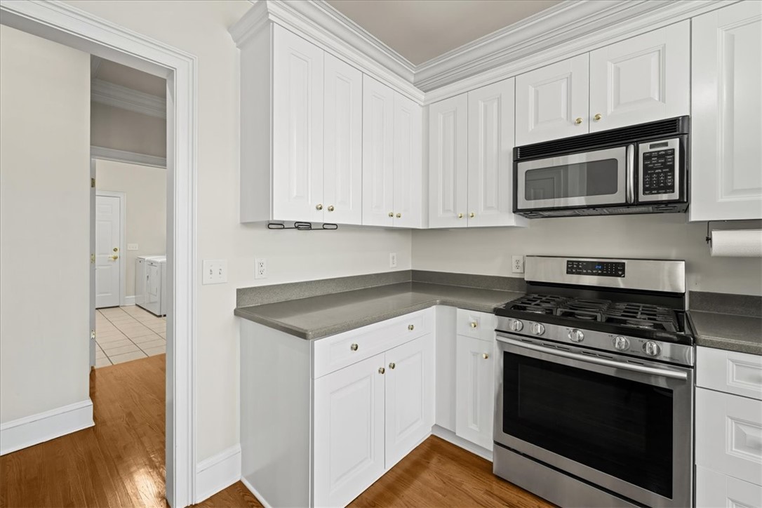 38 Angus Run Seneca, SC 29672 - Photo 17 of 46 This bright kitchen features ample cabinetry and modern appliances, perfect for everyday living.