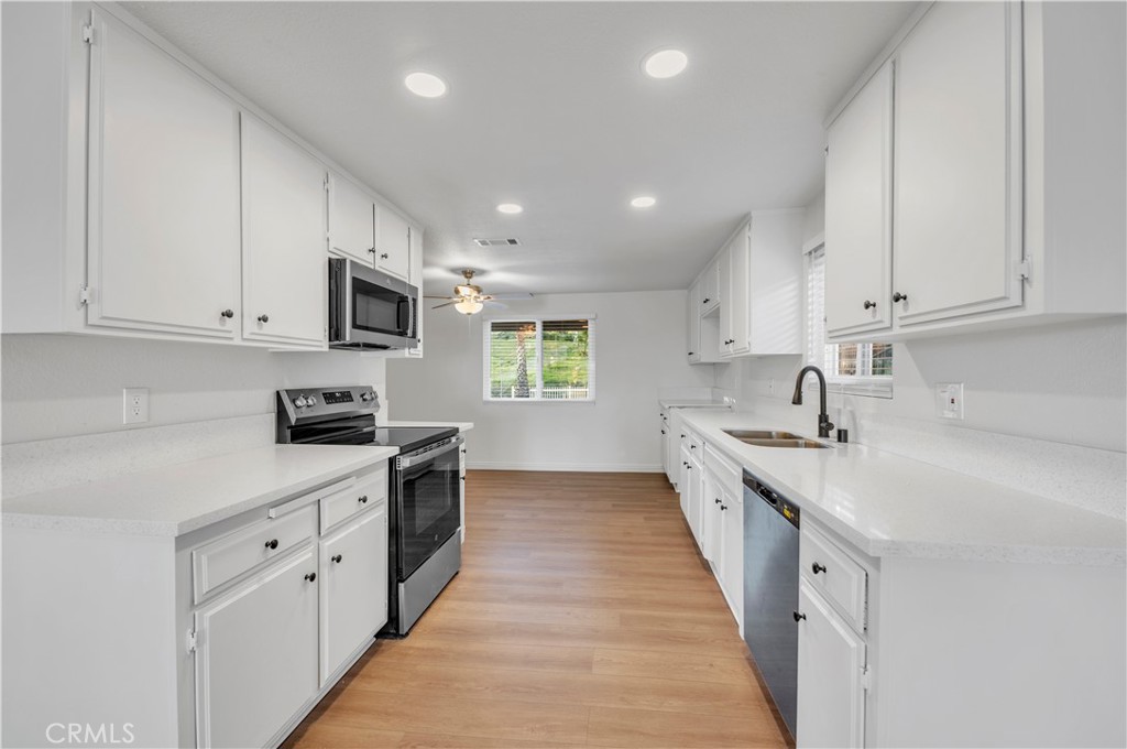 28320 Oregon Place Menifee, CA 92587 - Photo 12 of 40