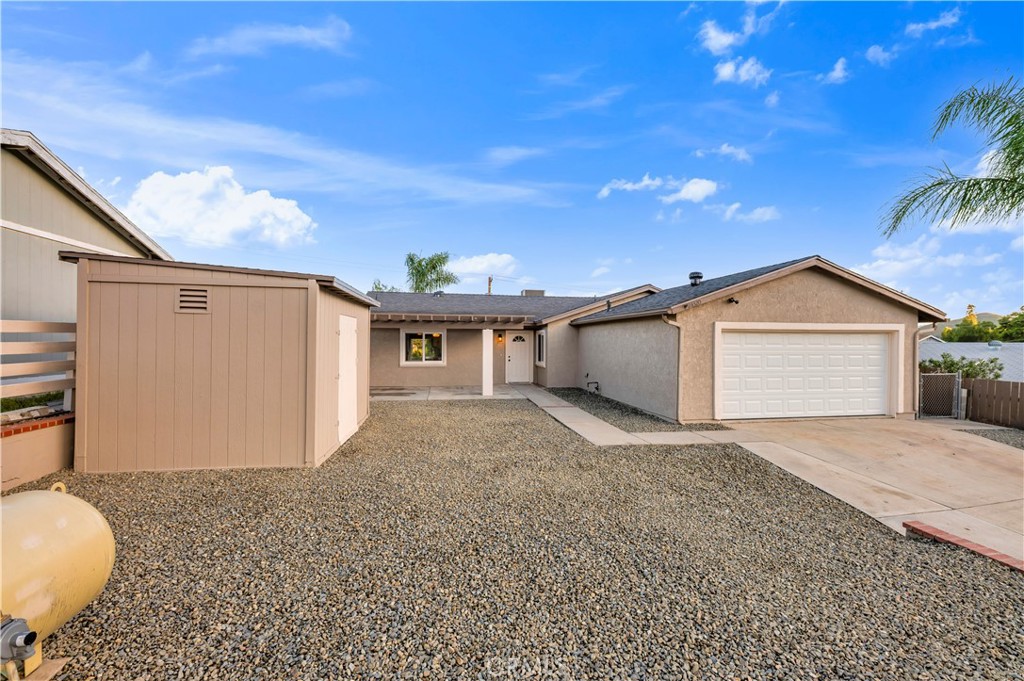 28320 Oregon Place Menifee, CA 92587 - Photo 4 of 40