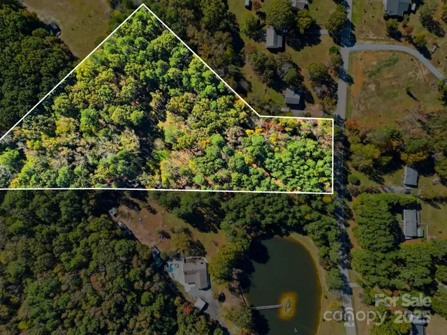 an aerial view of a yard