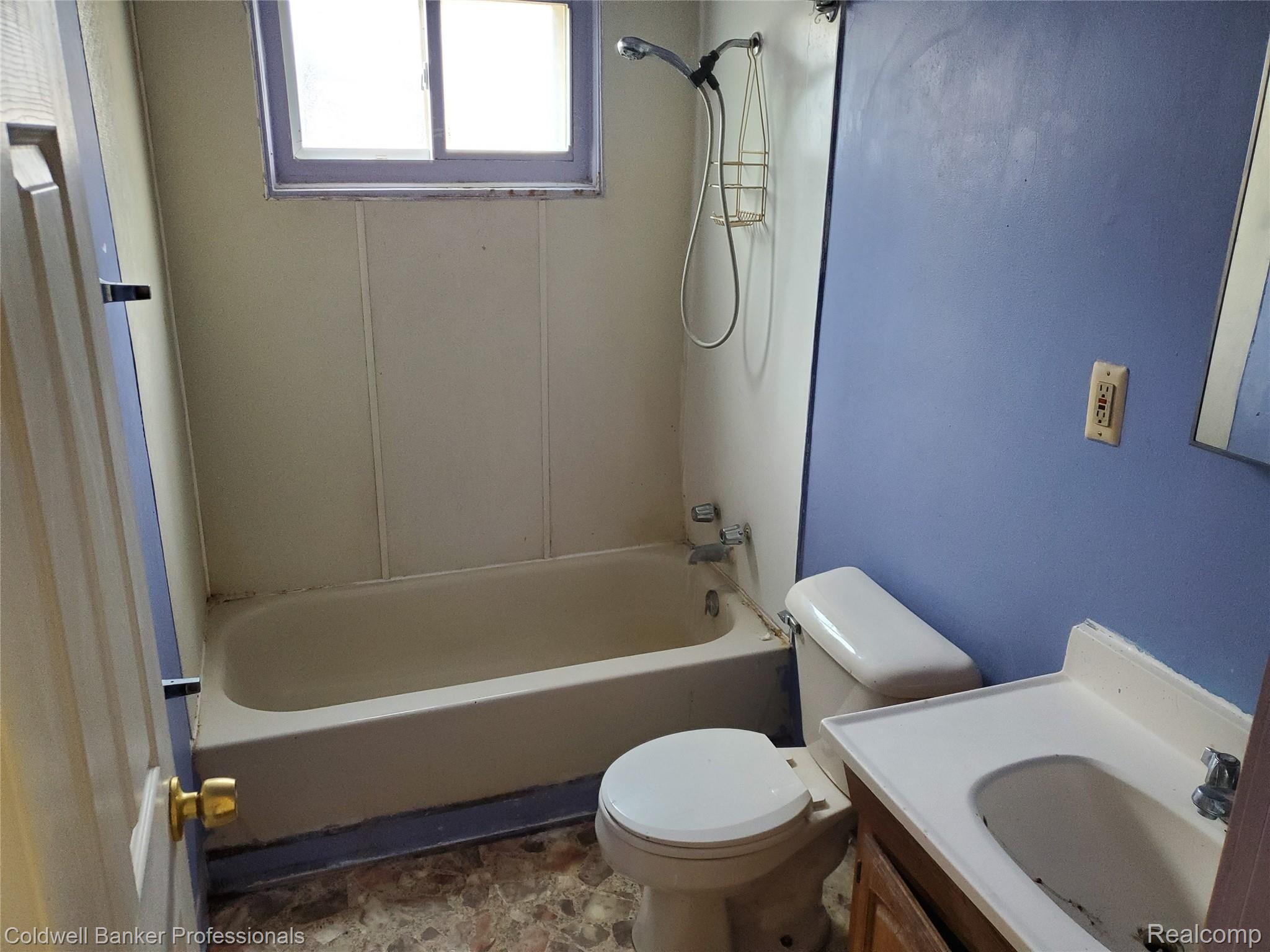 5391 Farmhill Road Flint, MI 48505 - Photo 8 of 9 20200115_100336.jpg