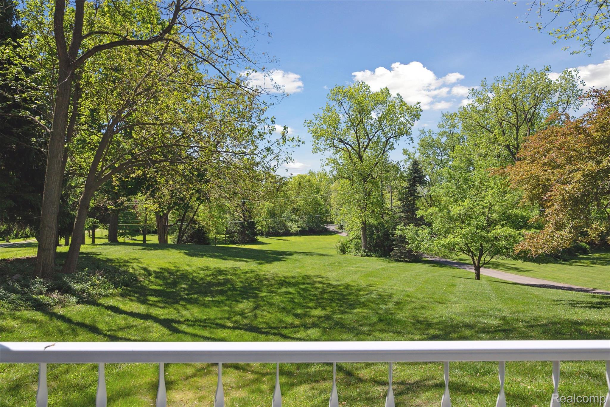 32590 West 11 Mile Road Farmington, MI 48334 - Photo 4 of 34 04-32590-W-11-Mile-Rd-Farmington-Hills-MI-48336-WindowStill-39.jpg