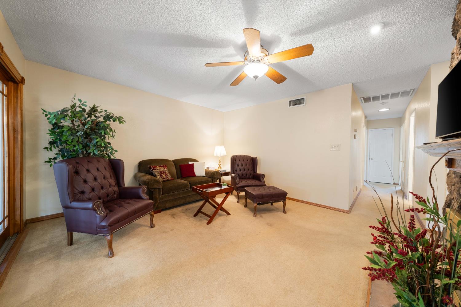 6606 Rexford Way Carmichael, CA 95608 - Photo 11 of 45