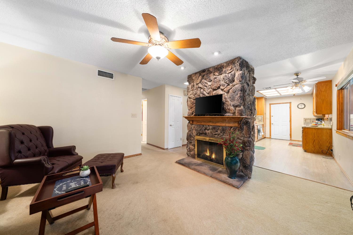 6606 Rexford Way Carmichael, CA 95608 - Photo 12 of 45