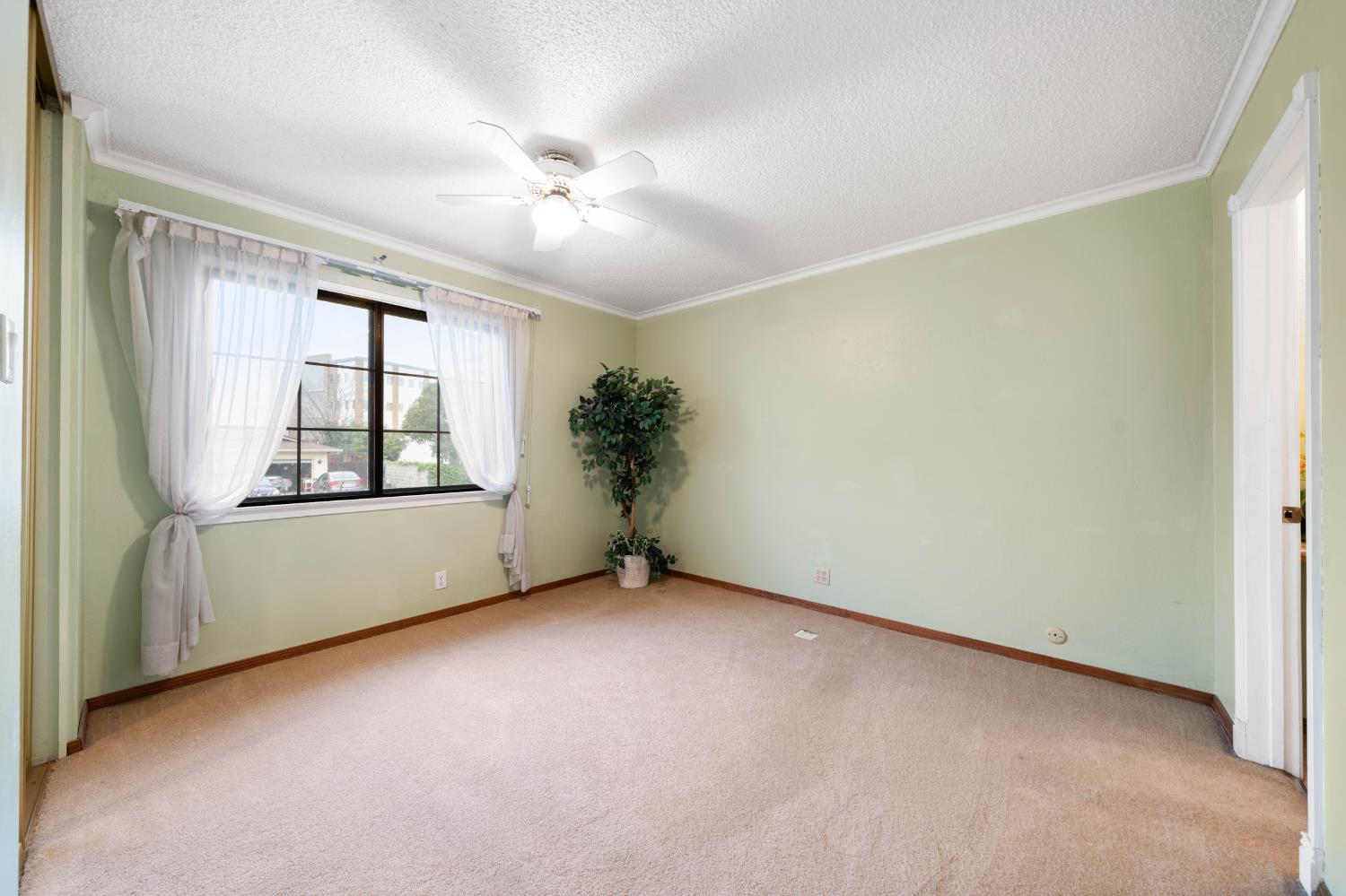 6606 Rexford Way Carmichael, CA 95608 - Photo 15 of 45