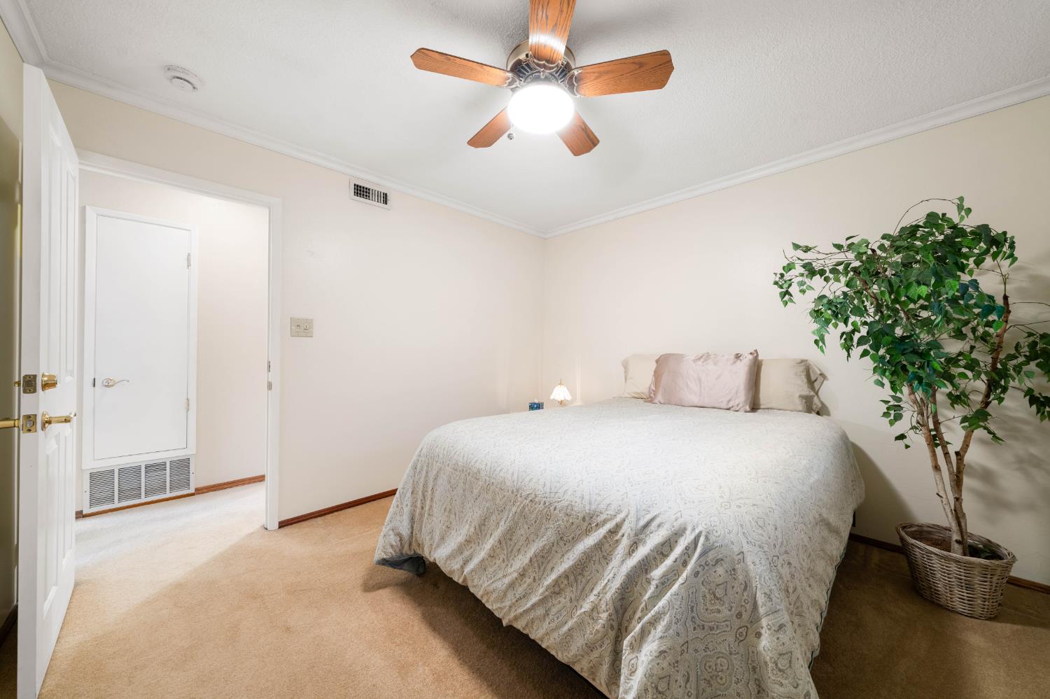 6606 Rexford Way Carmichael, CA 95608 - Photo 22 of 45