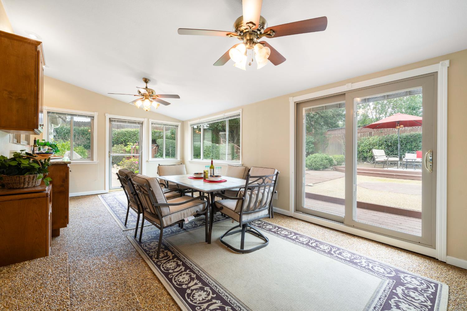 6606 Rexford Way Carmichael, CA 95608 - Photo 23 of 45