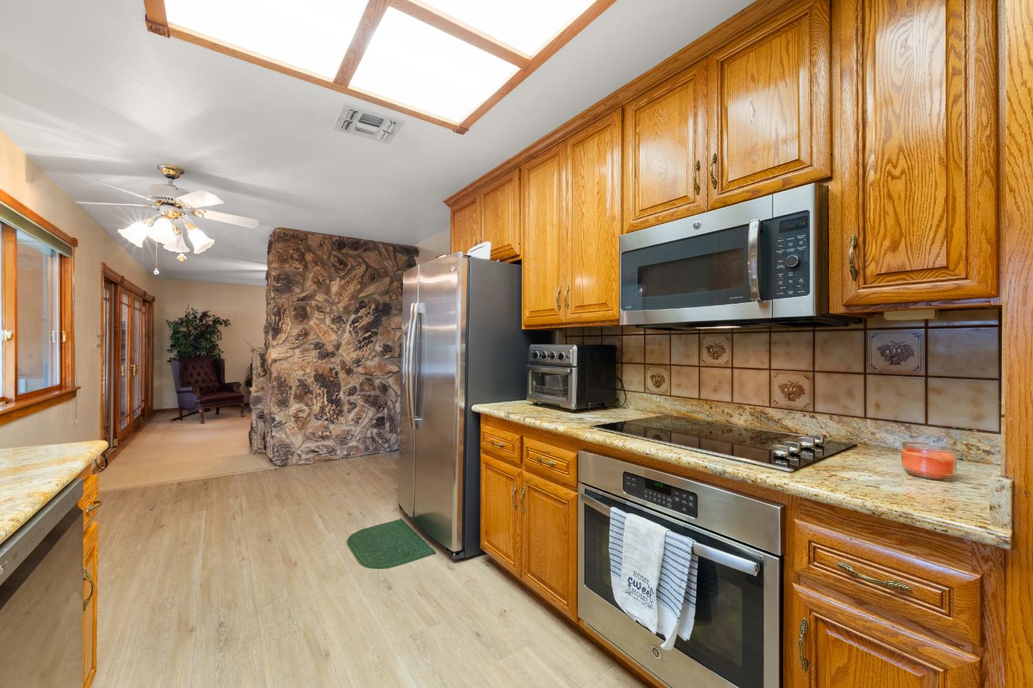 6606 Rexford Way Carmichael, CA 95608 - Photo 9 of 45