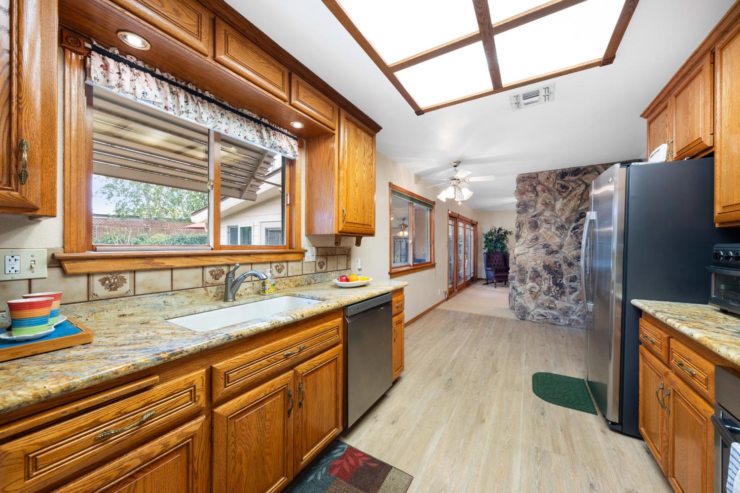 6606 Rexford Way Carmichael, CA 95608 - Photo 10 of 45