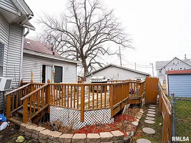 $110,000 | 2735-5 5 1/2 Avenue, Rock Island, IL 61201