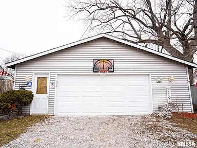 $110,000 | 2735-5 5 1/2 Avenue, Rock Island, IL 61201