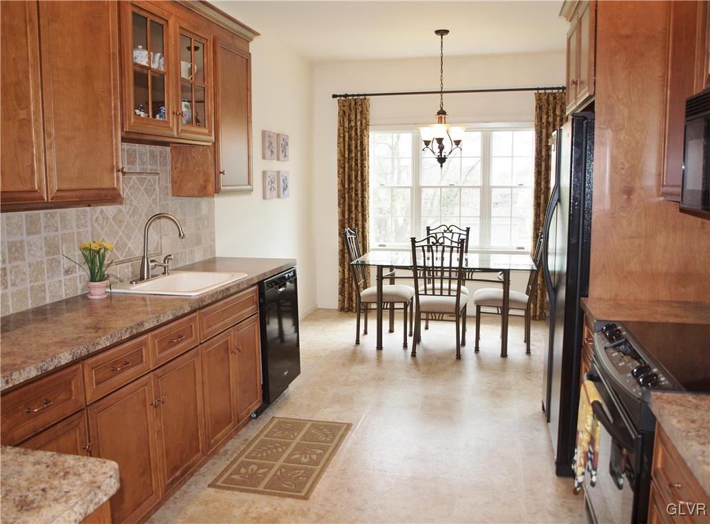 4493 Steuben Road Bethlehem, PA 18020 - Photo 9 of 45 Custom Stofanak kitchen with 42" cabinets.