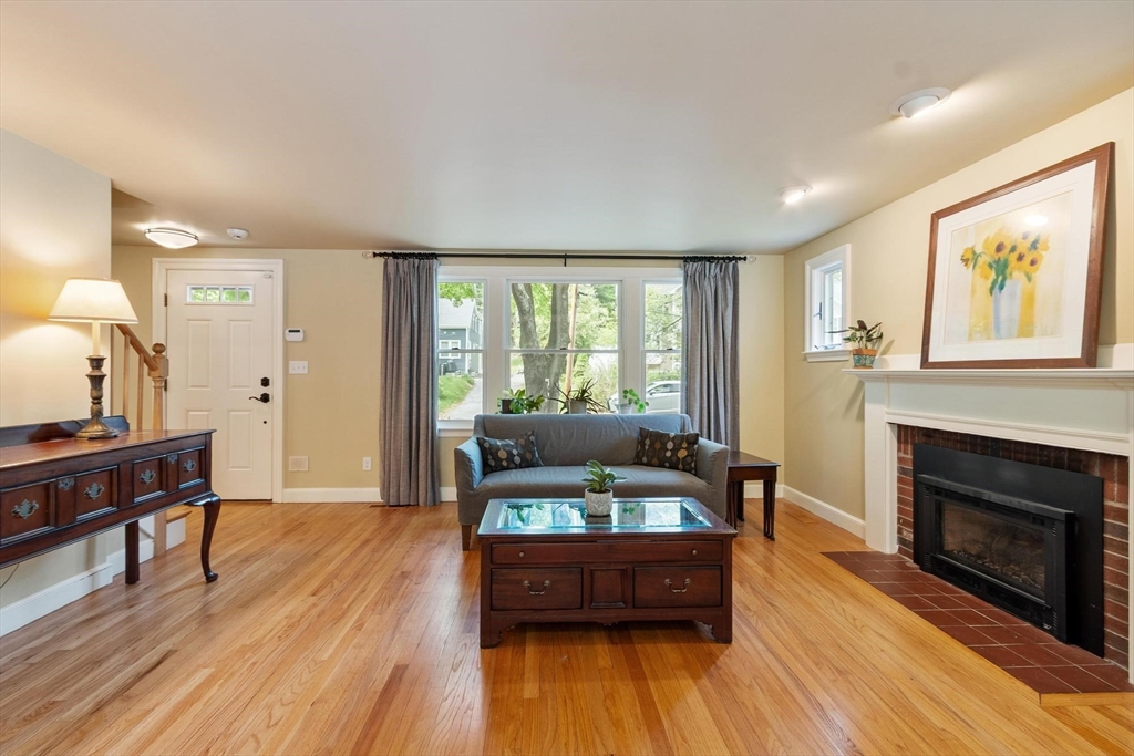 2 Doris Road Bedford, MA 01730 - Photo 5 of 33