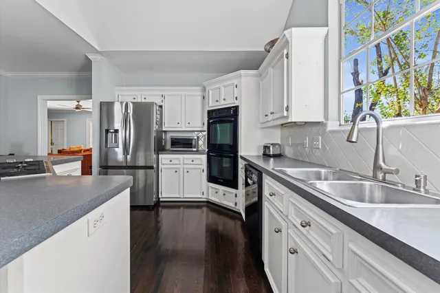 $635,000 | 717 Sue Barnett Drive, Houston, TX 77018