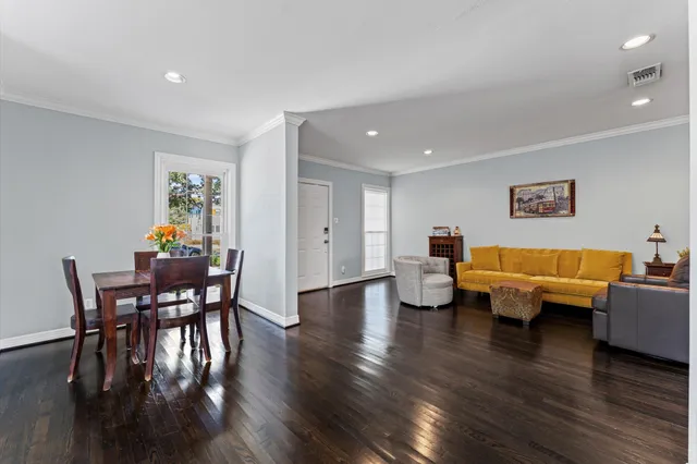 $635,000 | 717 Sue Barnett Drive, Houston, TX 77018