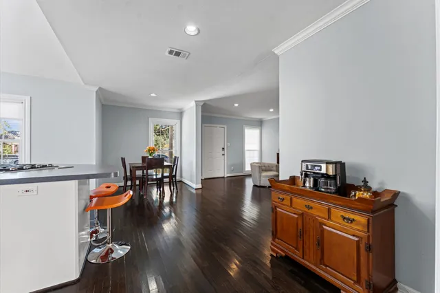 $635,000 | 717 Sue Barnett Drive, Houston, TX 77018