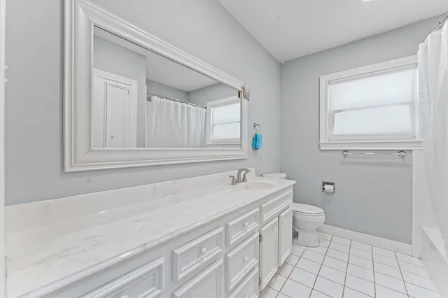 $635,000 | 717 Sue Barnett Drive, Houston, TX 77018