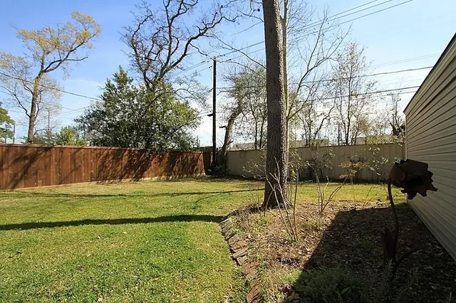 $635,000 | 717 Sue Barnett Drive, Houston, TX 77018