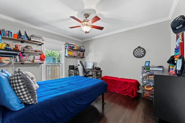 $635,000 | 717 Sue Barnett Drive, Houston, TX 77018