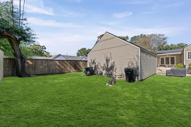 $635,000 | 717 Sue Barnett Drive, Houston, TX 77018