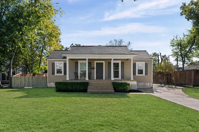 $635,000 | 717 Sue Barnett Drive, Houston, TX 77018
