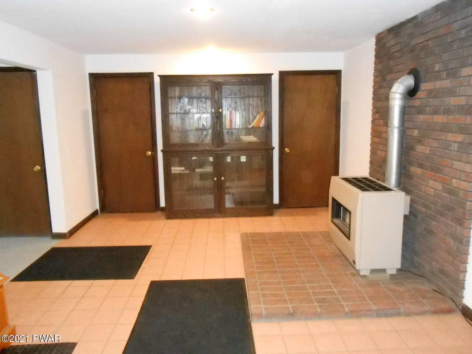 101 Ranger Road Greeley, PA 18425 - Photo 61 of 72 9.4 Lower Level Entry Way