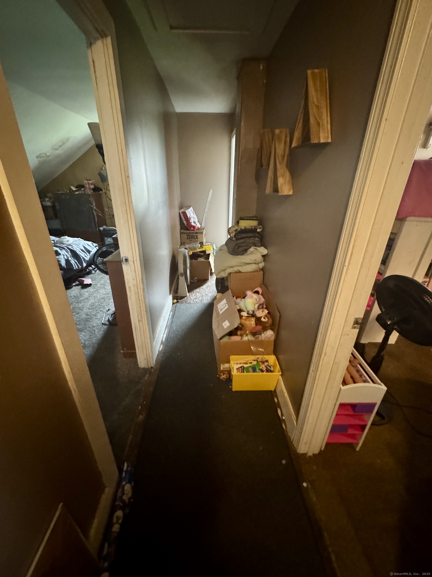 44-46 South Chestnut Street Plainfield, CT 06387 - Photo 19 of 40 a living room with furniture