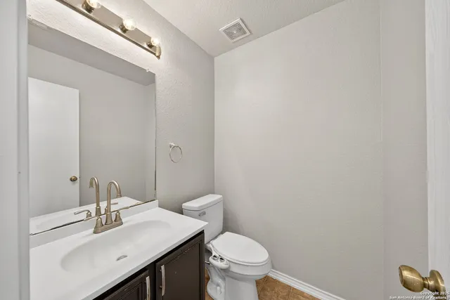 $1,695 | 7719 Mesquite Farm, San Antonio, TX 78239