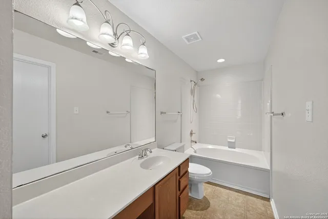 $1,695 | 7719 Mesquite Farm, San Antonio, TX 78239