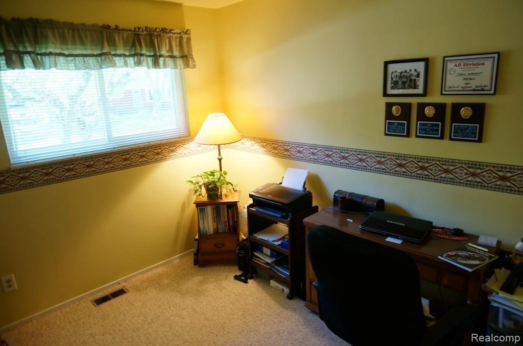 23190 Springbrook Drive Farmington, MI 48336 - Photo 11 of 13 DSC04189.jpg