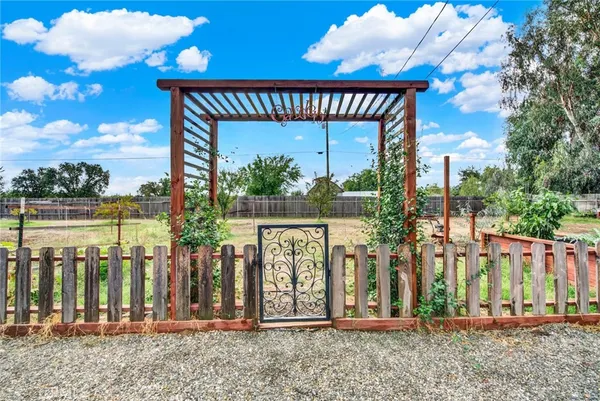 $669,000 | 25050 Massachussetts Avenue, Corning, CA 96021