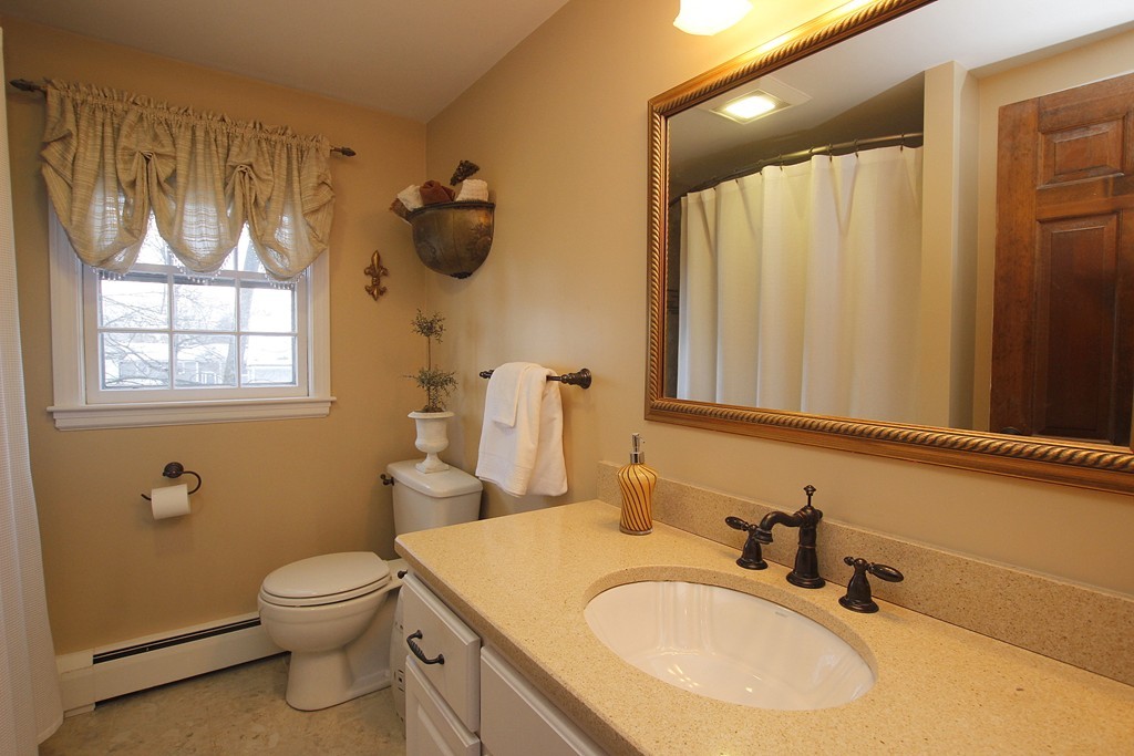 8 Robin Road Milford, MA 01757 - Photo 12 of 17 Gallery Image 12