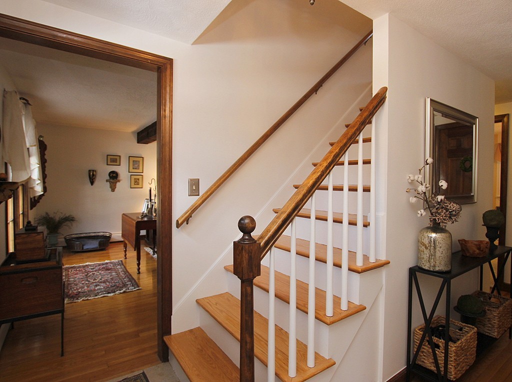 8 Robin Road Milford, MA 01757 - Photo 3 of 17 Gallery Image 3