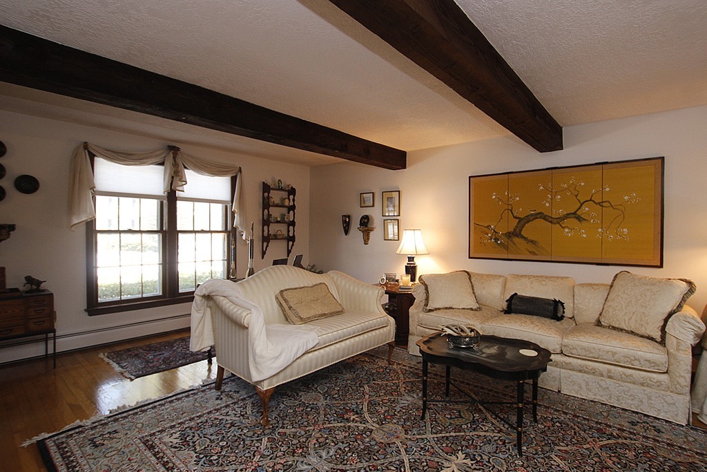 8 Robin Road Milford, MA 01757 - Photo 4 of 17 Gallery Image 4